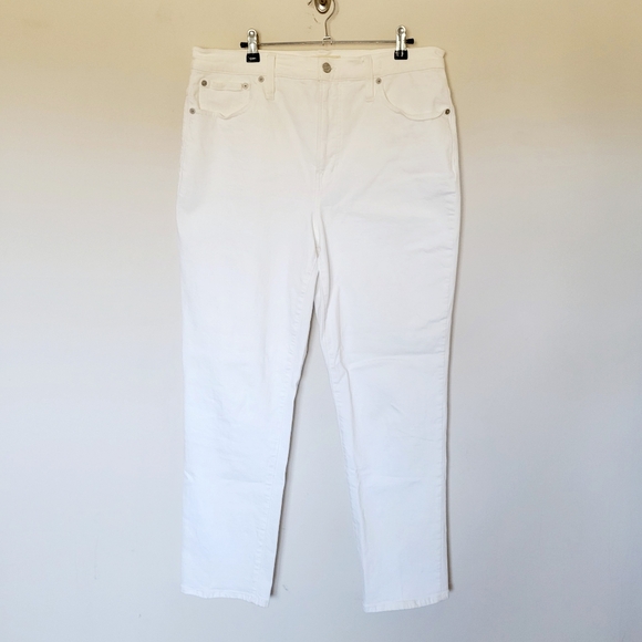 Madewell The High-Rise Perfect Vintage Jean in White - Picture 4 of 10